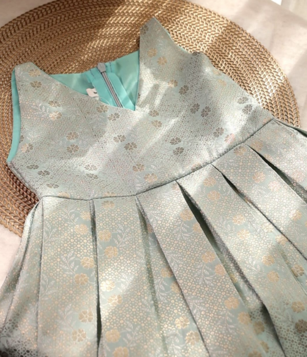 MORNING DEW BROCADE